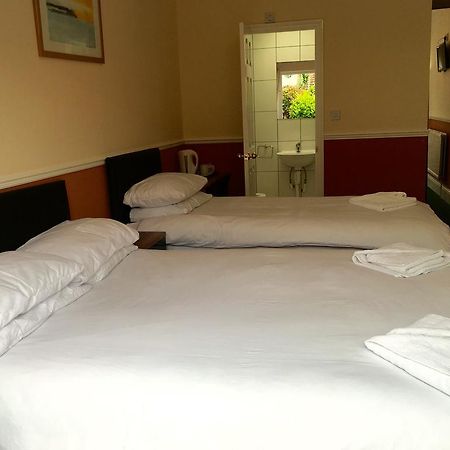 Southend Guest House - Close To Beach, Train Station & Southend Airport ภายนอก รูปภาพ