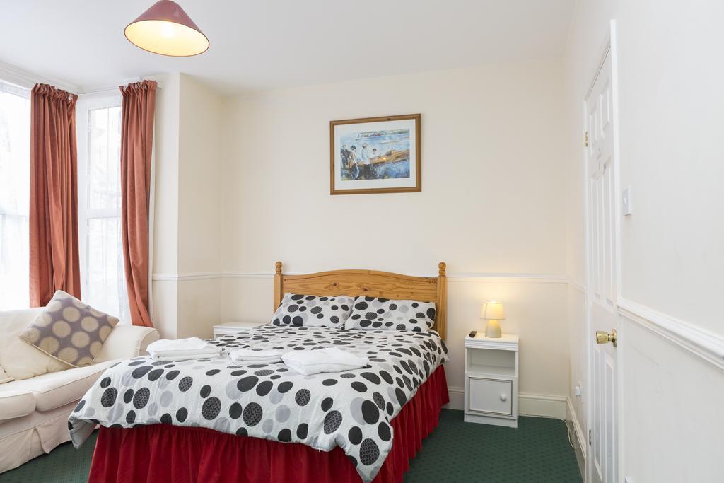 Southend Guest House - Close To Beach, Train Station & Southend Airport ห้อง รูปภาพ