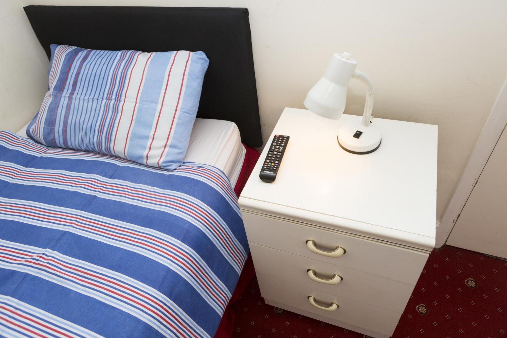 Southend Guest House - Close To Beach, Train Station & Southend Airport ห้อง รูปภาพ